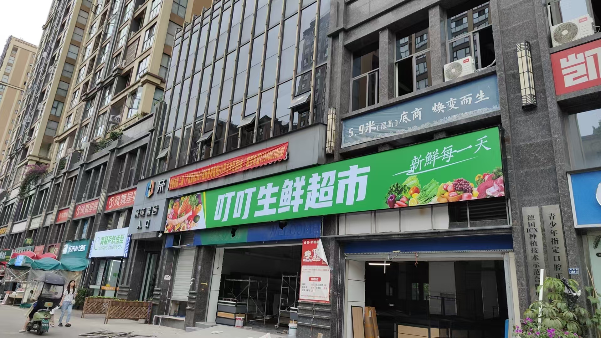 双流刀刮布灯箱安装(图2)